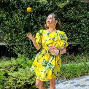 H&M Puff sleeve Lemon Dress- blogger favorite!
